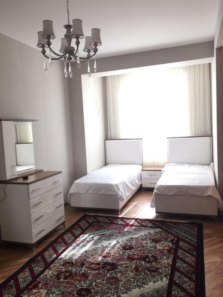 Сдается 4-комнатная квартира 180 м² у метро Низами в Баку - фото 9