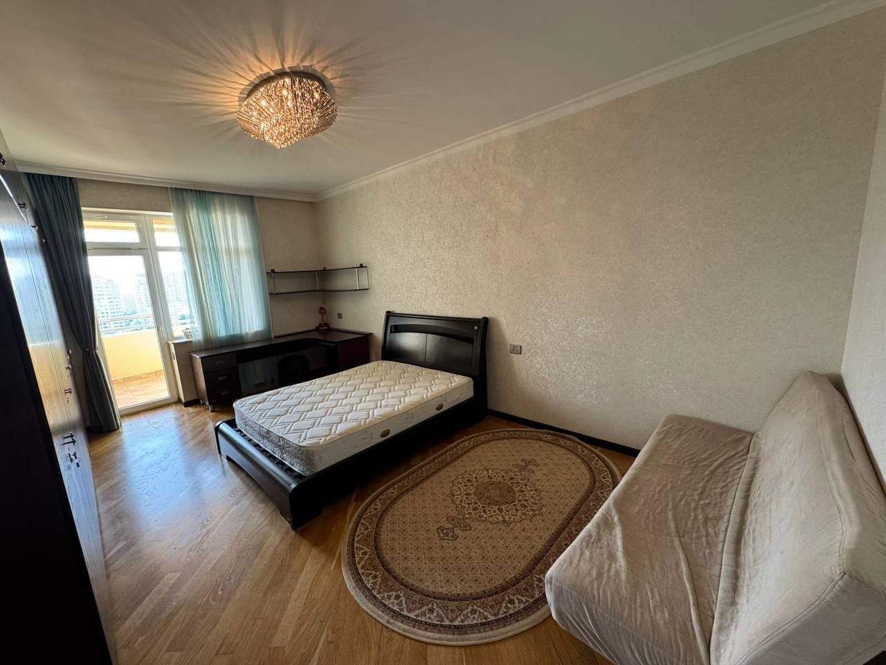 Сдается 4-комнатная квартира, 185 м² — ул. Ханифы Алескерова, м. Гянджлик, Баку