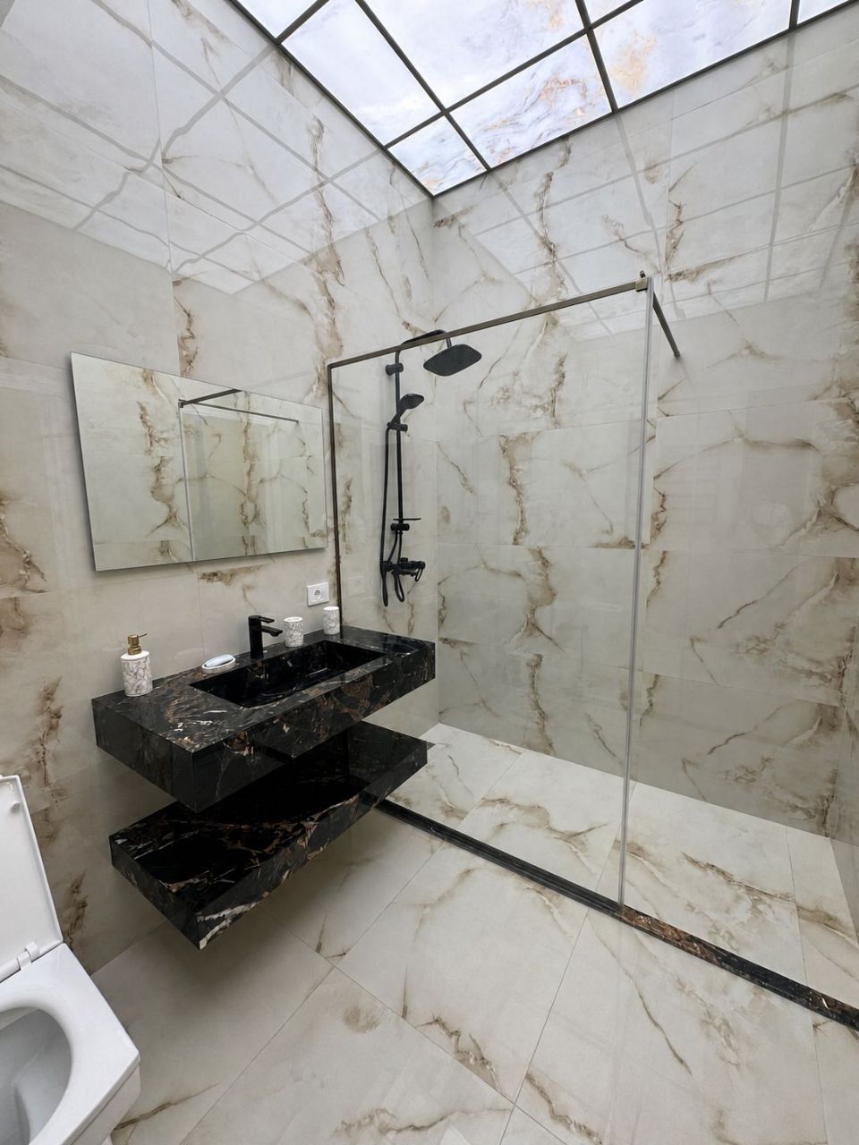 3-Bedroom Luxury Apartment for Rent in Baku — 2,150 AZN per month - Photo 5
