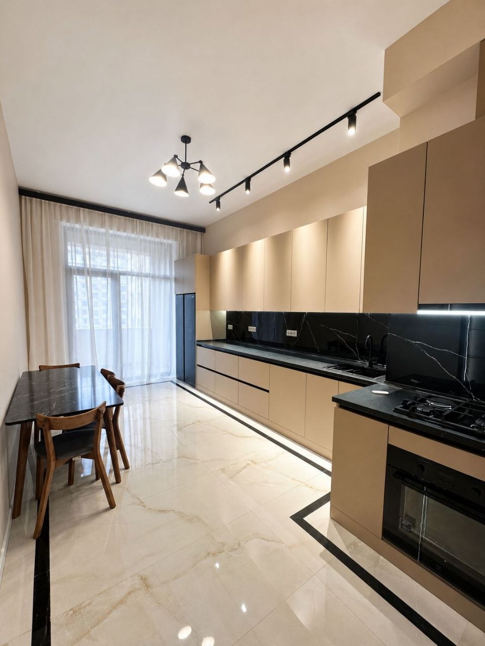 3-Bedroom Luxury Apartment for Rent in Baku — 2,150 AZN per month - Photo 6