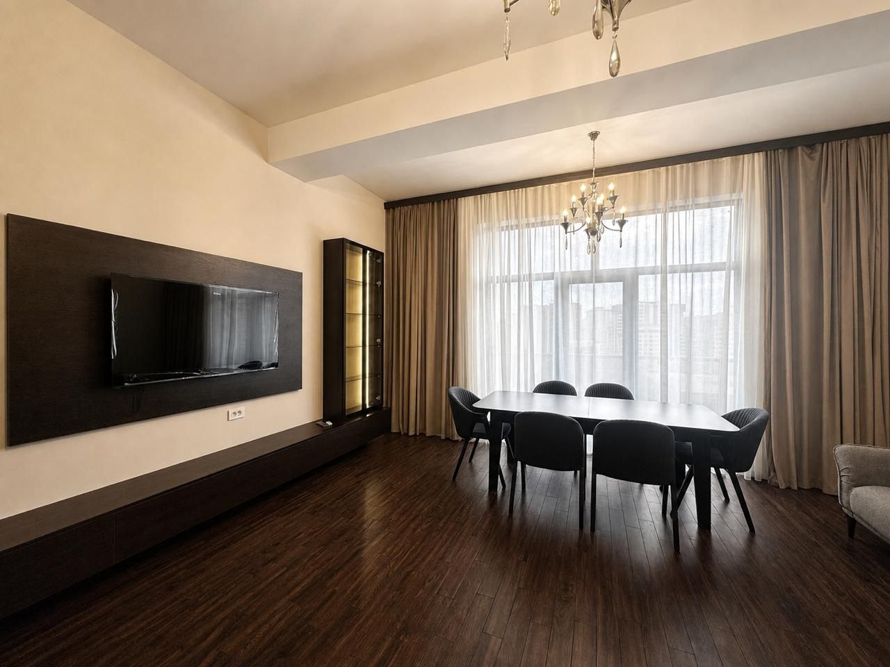 3-Bedroom Luxury Apartment for Rent in Baku — 2,150 AZN per month - Photo 9