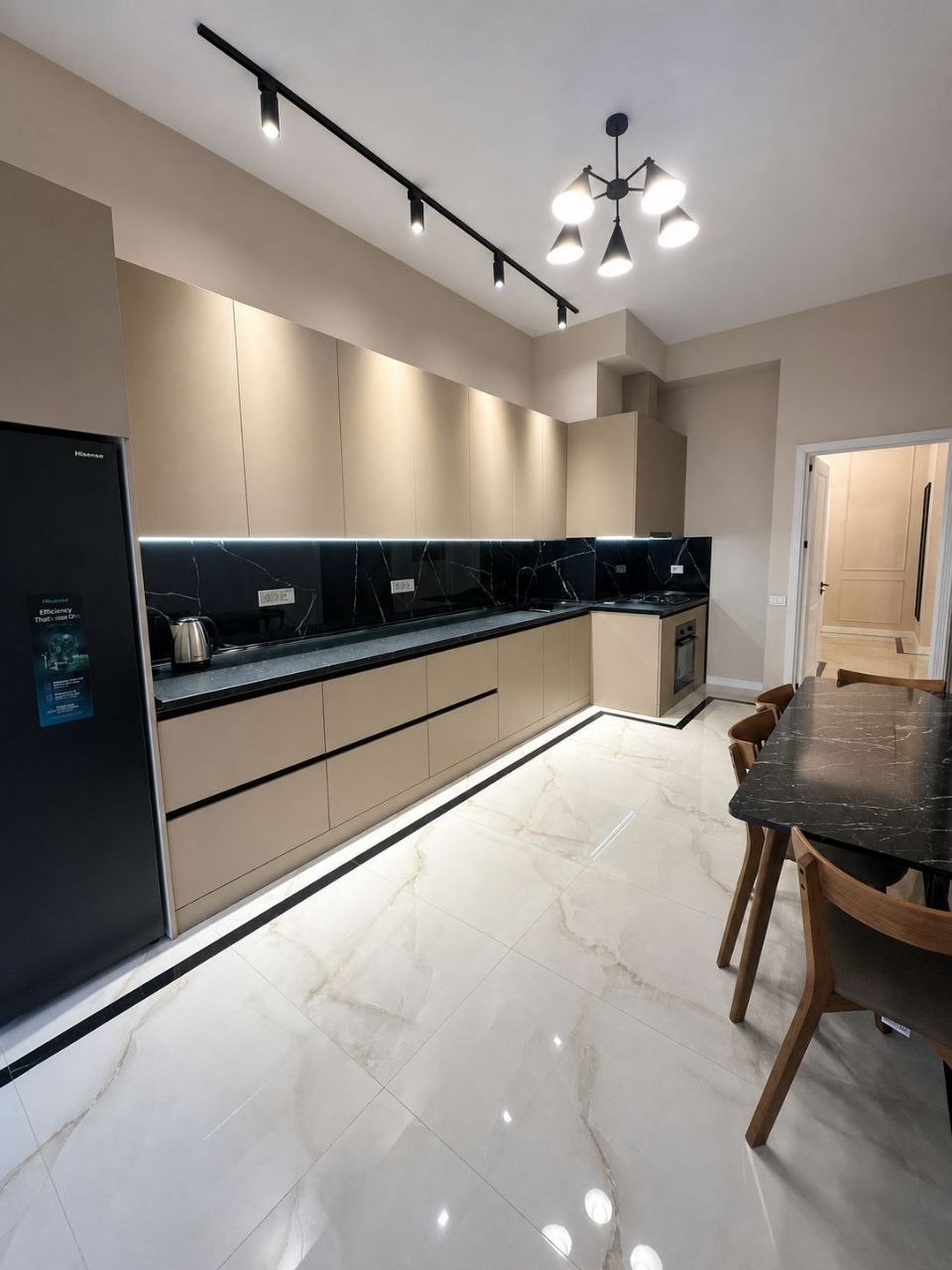 3-Bedroom Luxury Apartment for Rent in Baku — 2,150 AZN per month - Photo 3
