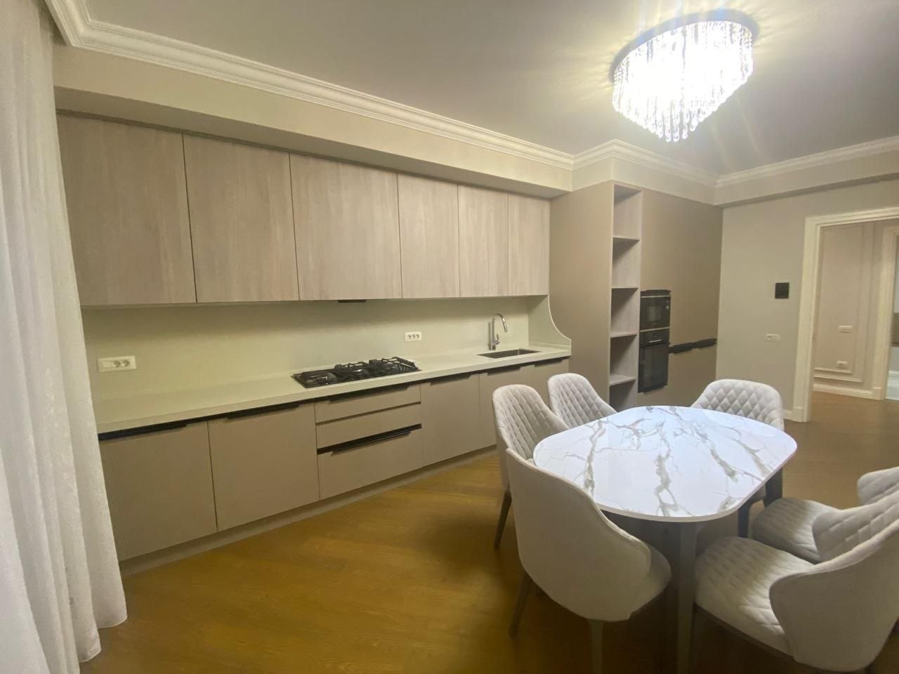 Bakü'de Kiralık 3 Odalı Daire — Aylık 4.000 AZN