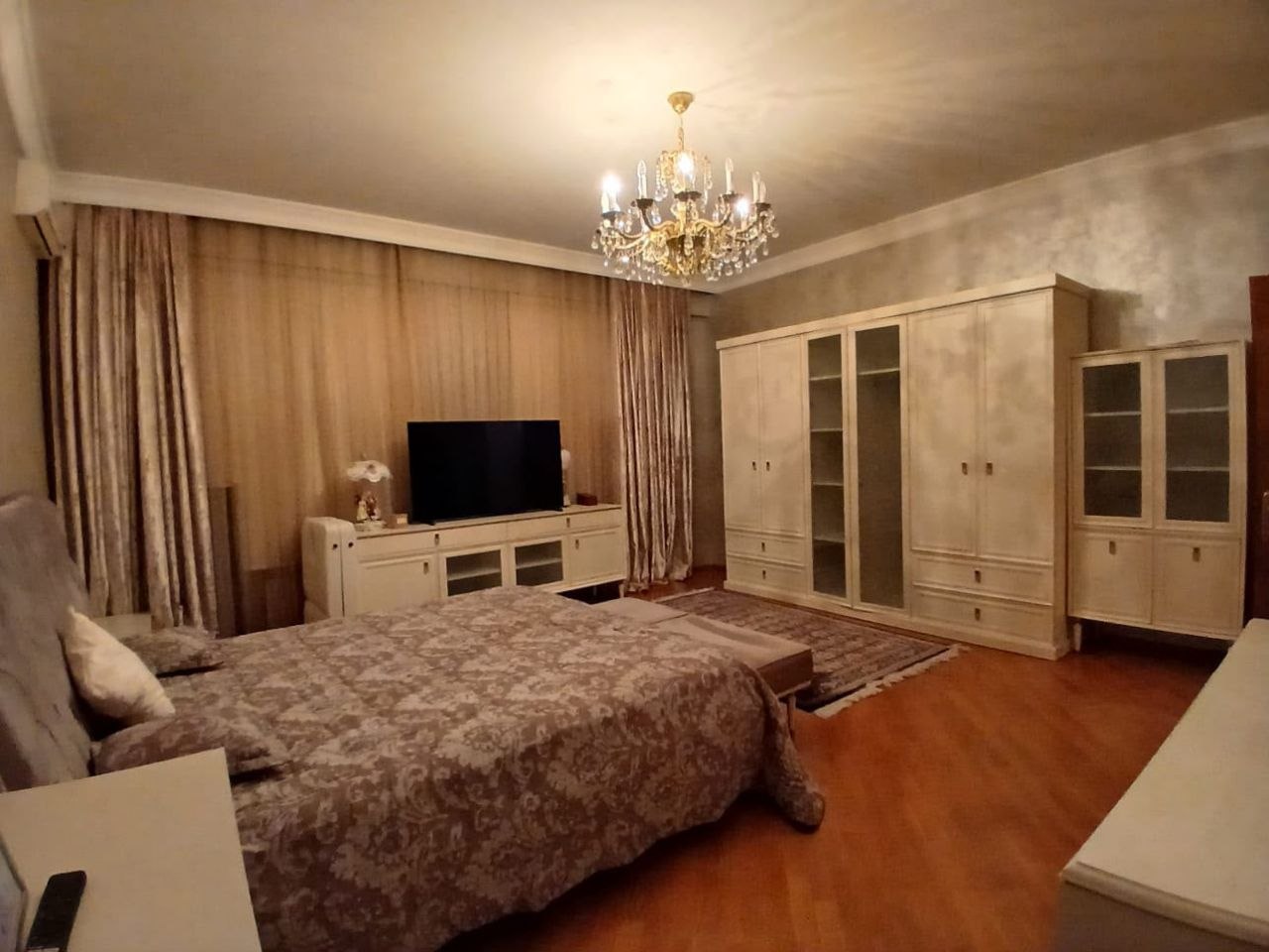 Сдается 4-комнатная квартира, 215 м², возле Медицинского университета и Avrasiya Hospital - фото 9