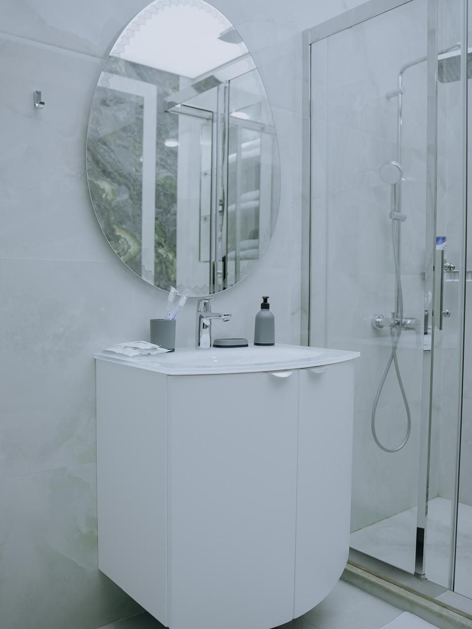 Сдается 2-комнатная квартира в ЖК Breeze Tower (Белый город)