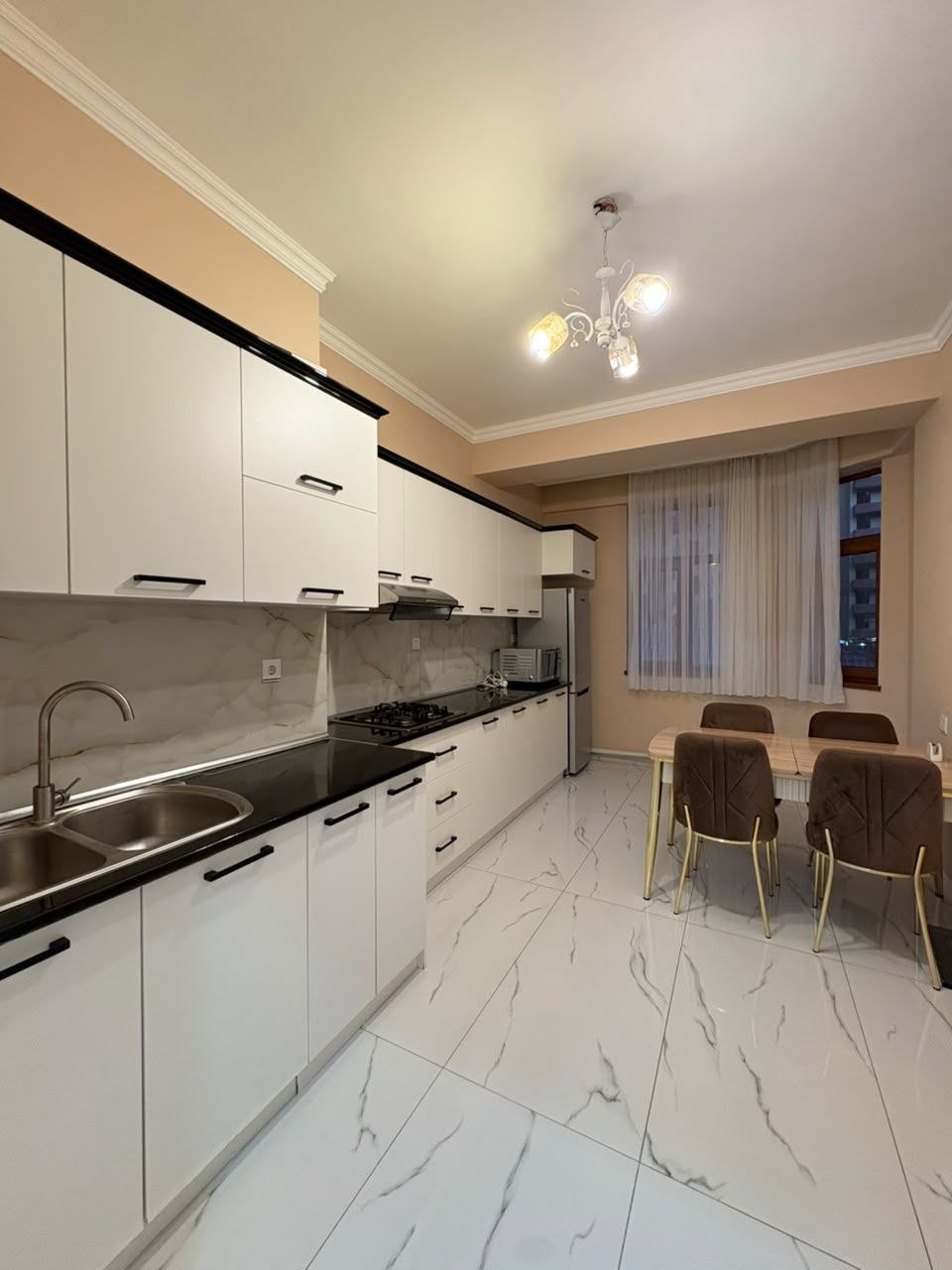 Bakü'de Kiralık 2 Odalı Daire — Aylık 1.200 AZN