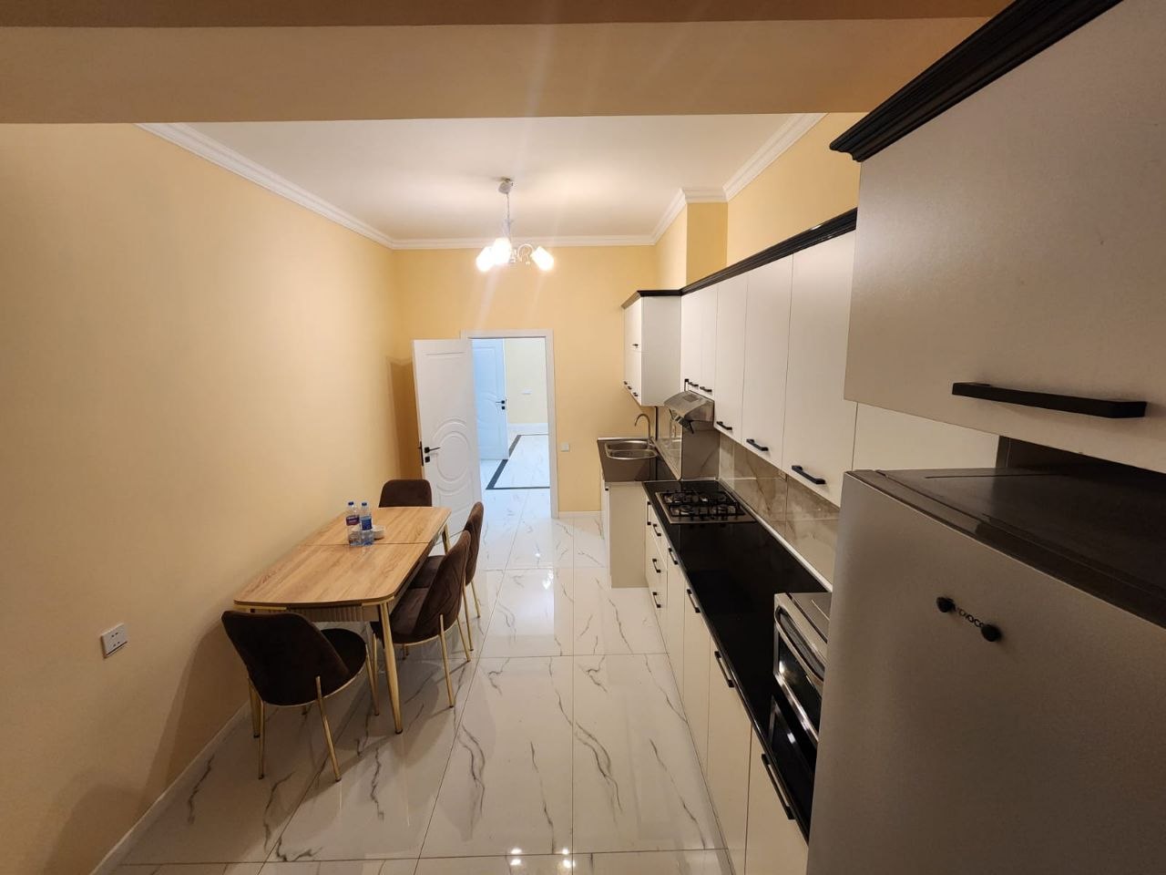 Bakü'de Kiralık 2 Odalı Daire — Aylık 1.200 AZN - Foto 4