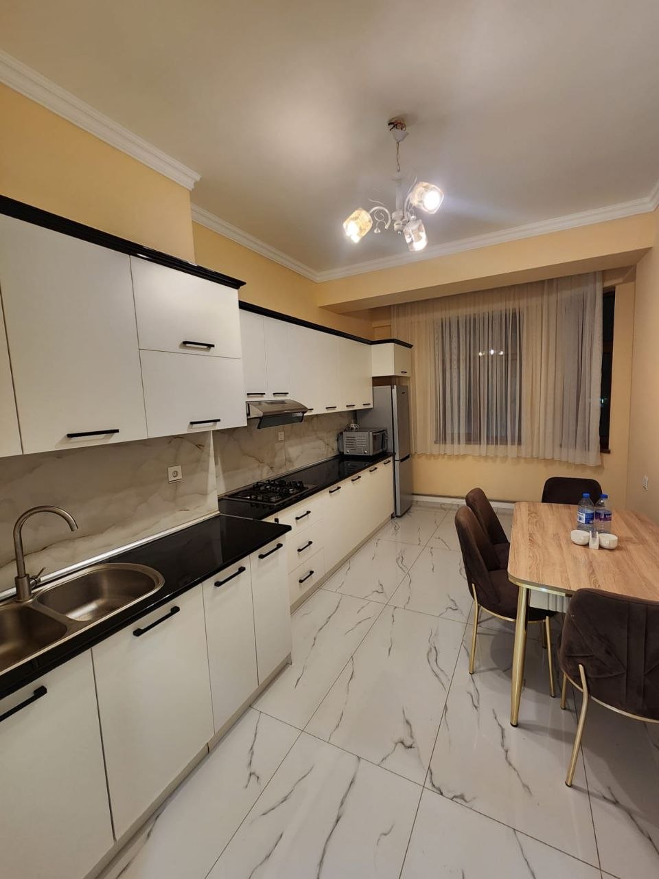 Bakü'de Kiralık 2 Odalı Daire — Aylık 950 AZN - Foto 7