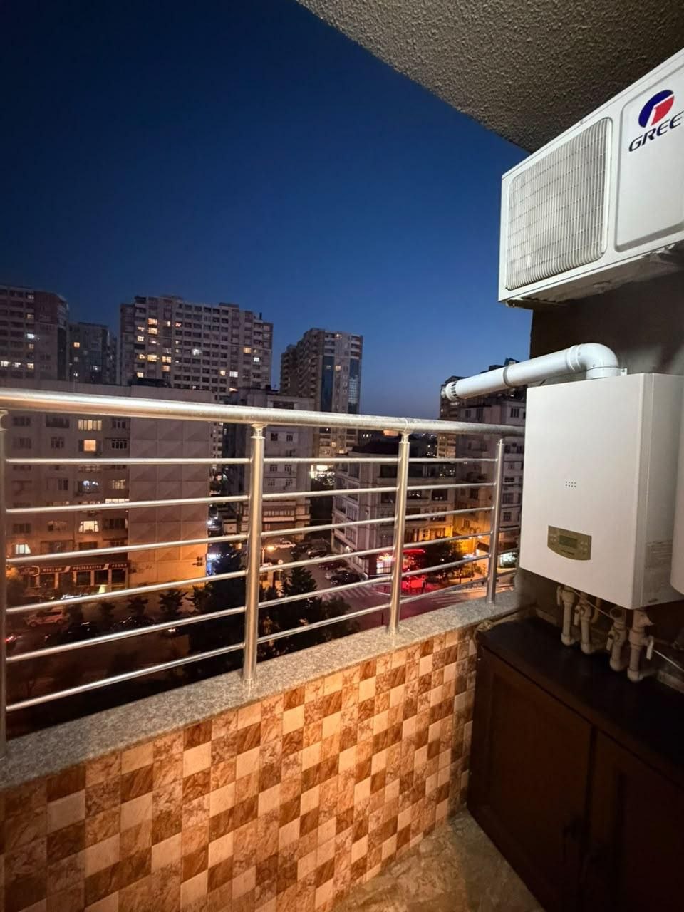 Bakü'de Kiralık 4 Odalı Daire — Aylık 2.100 AZN - Foto 7